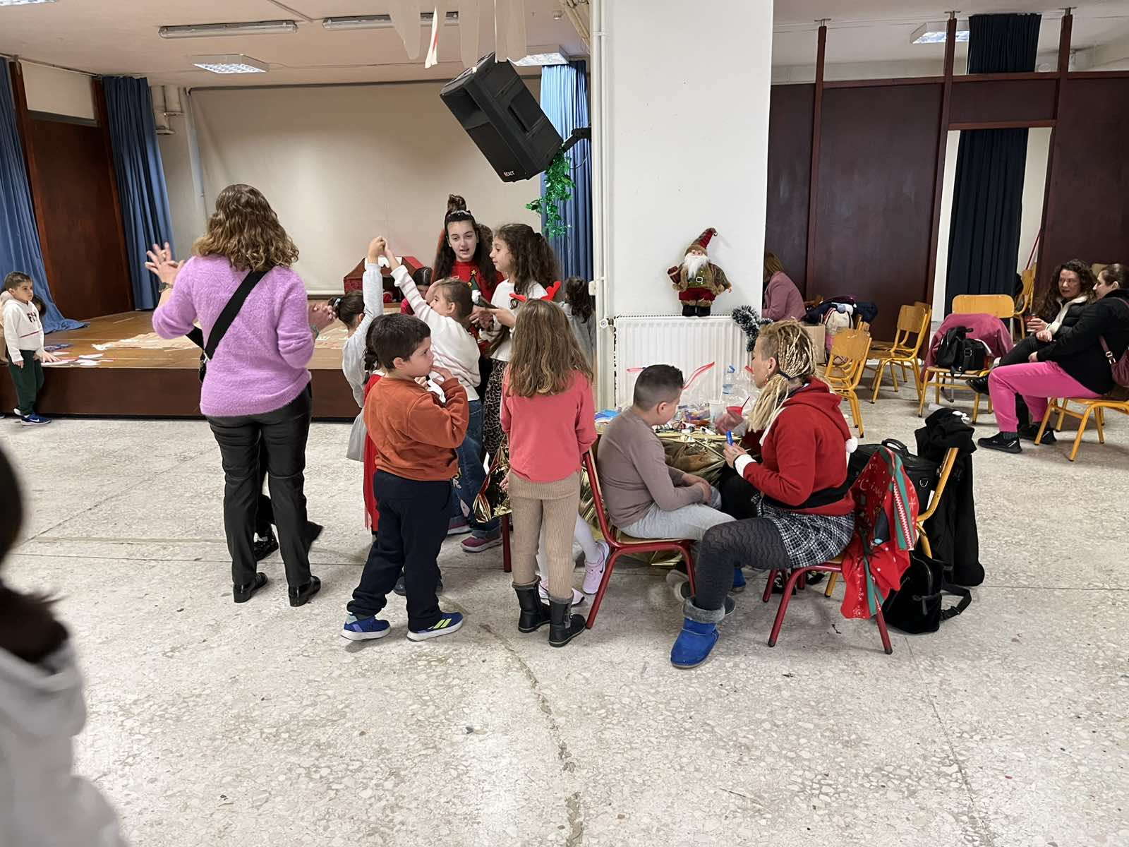 Χριστουγεννιάτικη Γιορτή του 6ου Δημοτικού Σχολείου